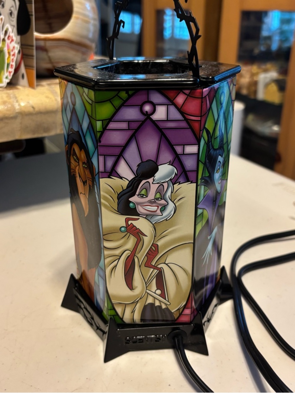 Disney scentsy  Villains Stained Glass Style Lamp - Ursula Accent Light - Picture 8 of 14
